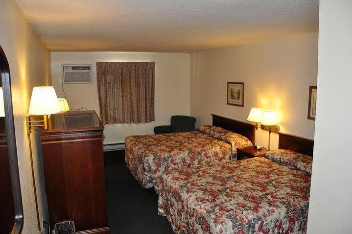 Motel Super 8 By Wyndham Eau Claire I-94 Exterior foto